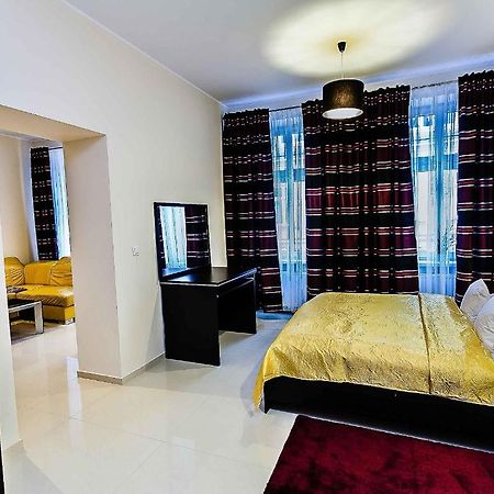 Aparthotel Apart-Lux à Bytom Extérieur photo