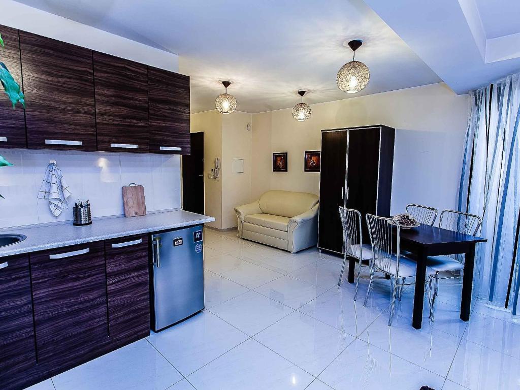 Aparthotel Apart-Lux à Bytom Extérieur photo