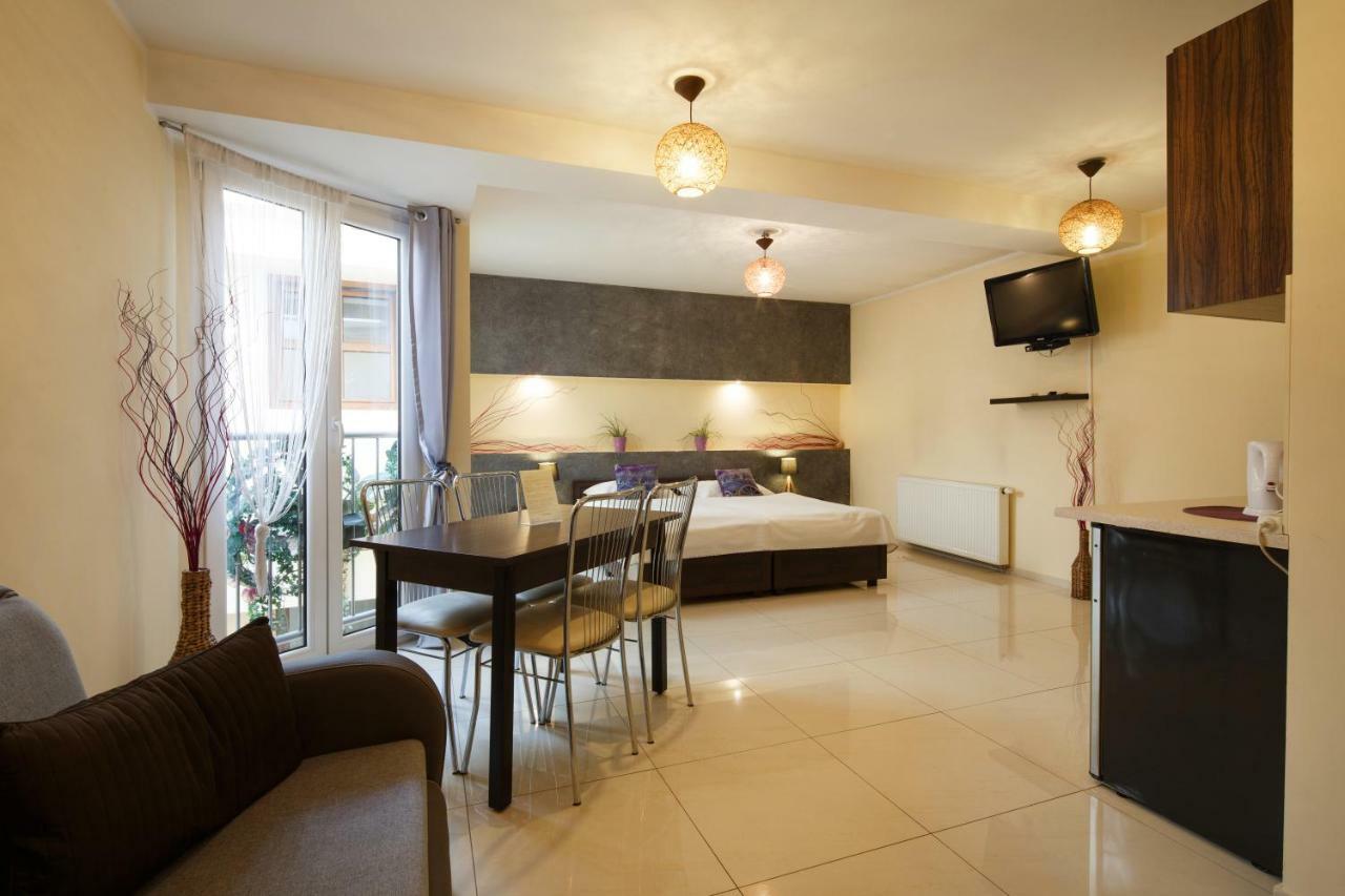 Aparthotel Apart-Lux à Bytom Extérieur photo