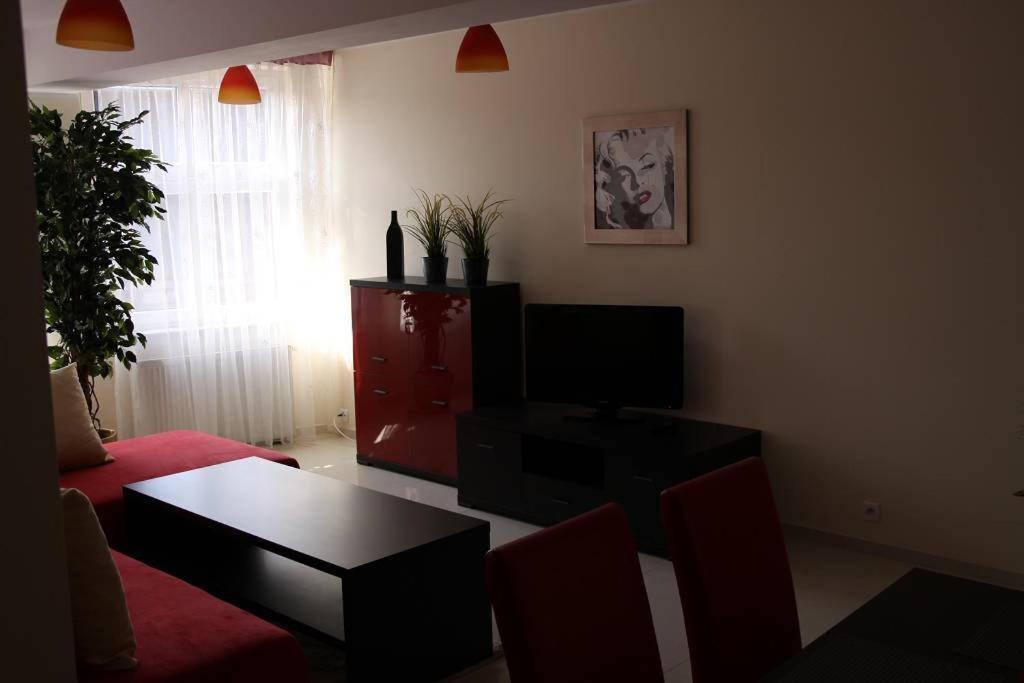 Aparthotel Apart-Lux à Bytom Extérieur photo